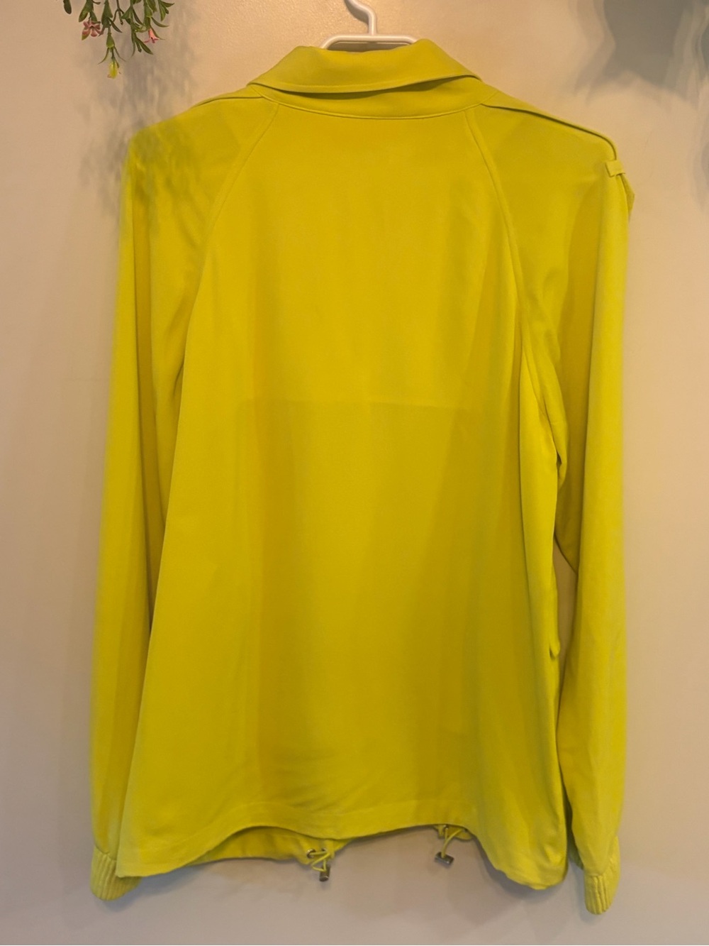 BABATON 100% Silk Chartreuse Utility Jacket | Aritzia Minimal Luxe - Picture 11 of 11